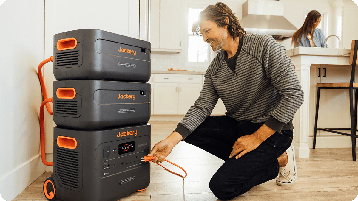 Jackery Solar Batteries Power a Smart Home