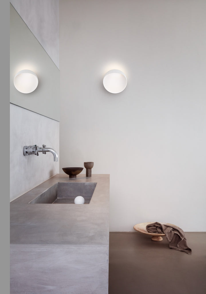 浴室燈推薦：丹麥百年燈飾品牌 Louis Poulsen Flindt 壁燈 IP65 防水防護