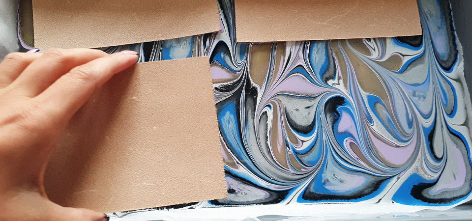 Peinture marbling du cuir