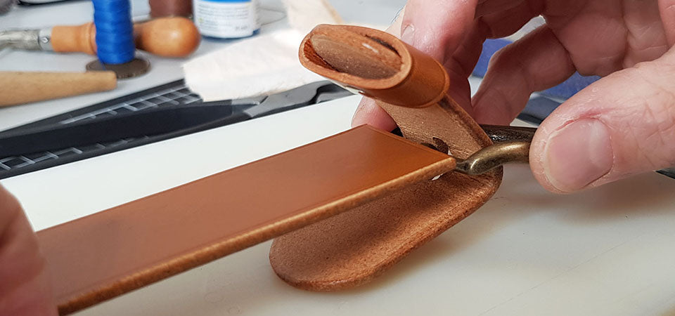 seamless leather belt