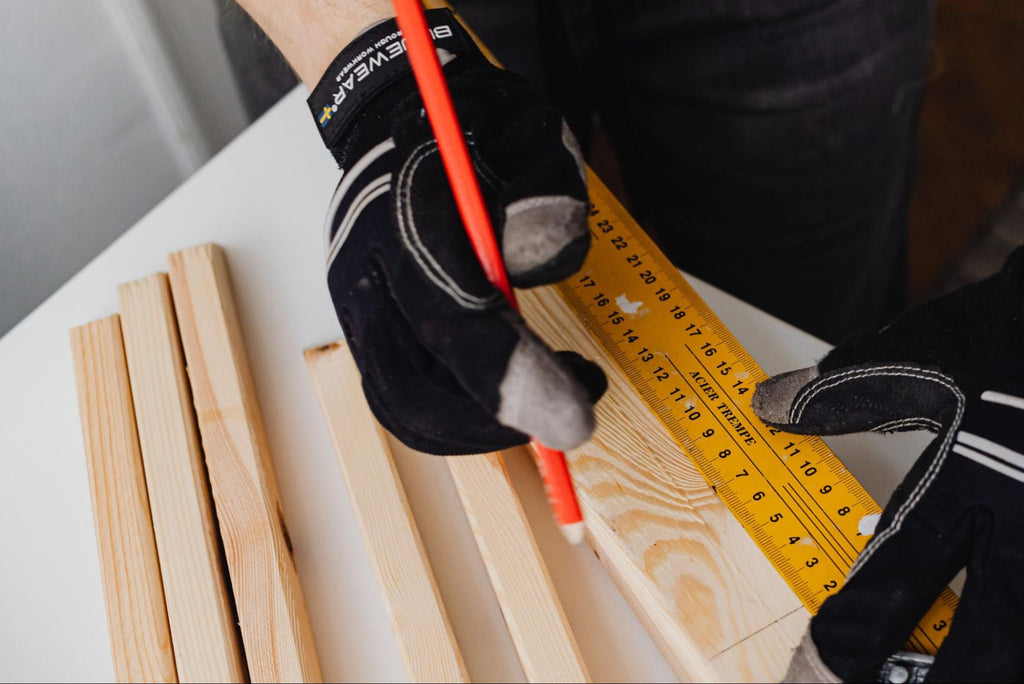 comment fixer une patère à une porte