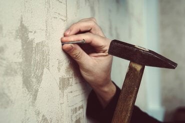 Comment déterminer la hauteur d'un portemanteau mural ? – Blog BUT