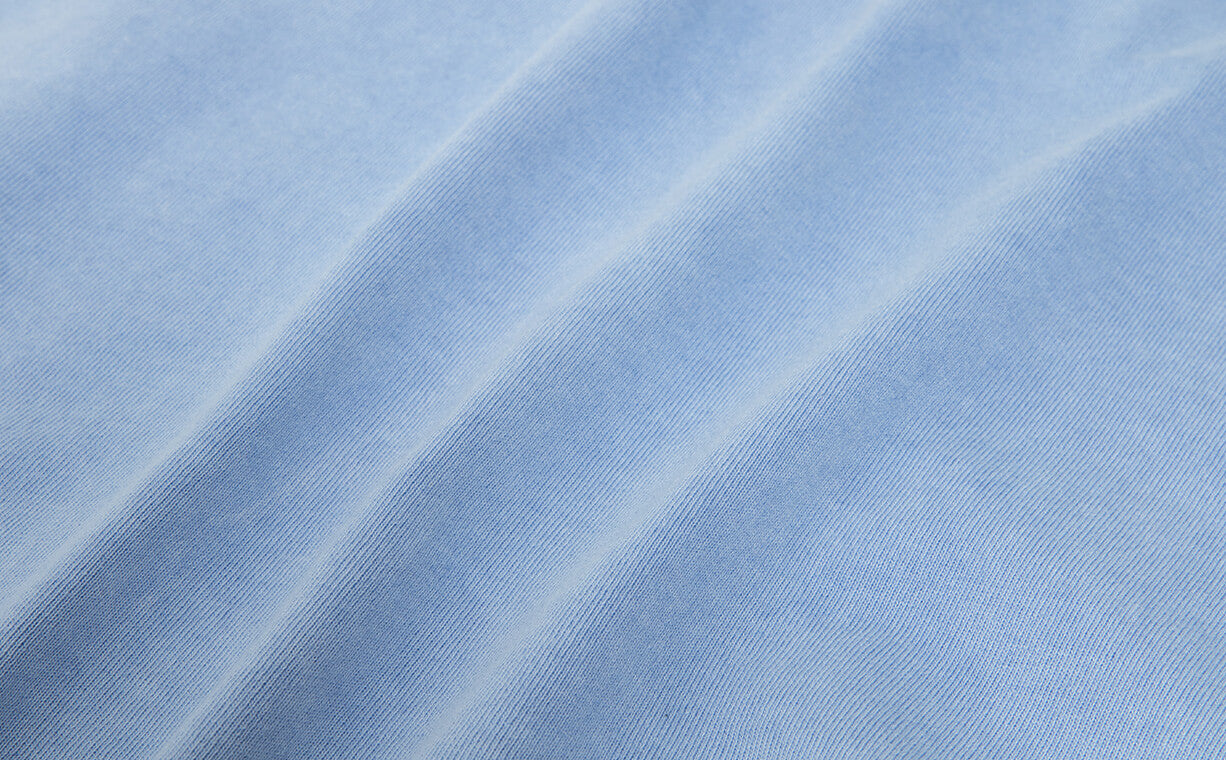 ウィーウィルのブルーのノースリーブTシャツの生地感
