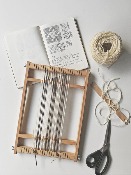 weaving patterns on a frame loom - kaliko