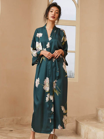 Luxurysmart Peony Floral Silk Kimono Robe Bridal Bridesmaid Robes Dressing  Gown for Women : : Clothing, Shoes & Accessories