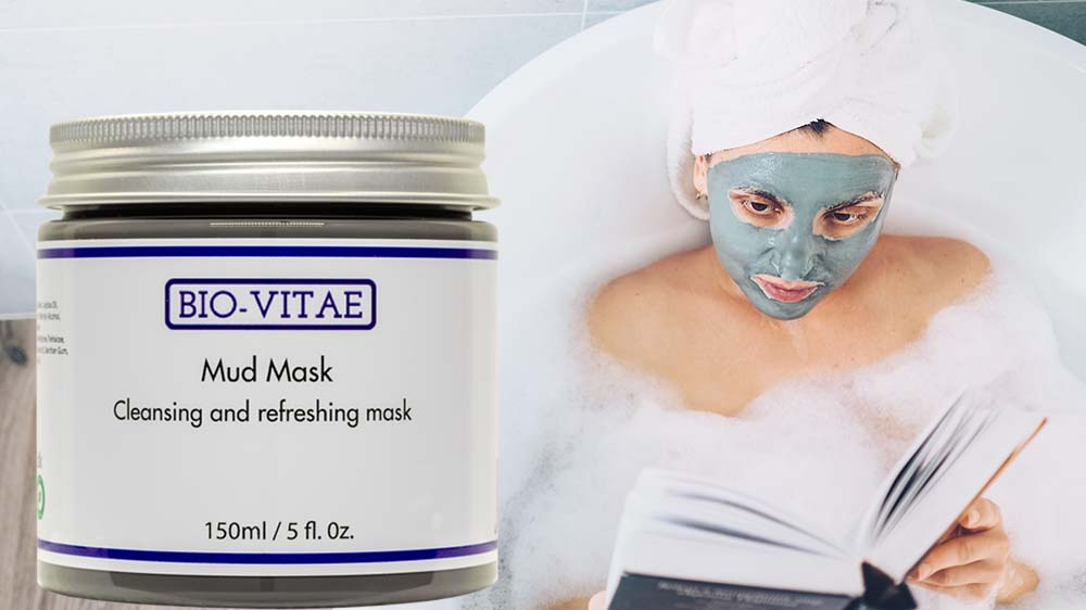 Mudder masker har længe været brugt til at pleje og rense huden på grund af deres naturlige mineraler og detox-egenskaber
