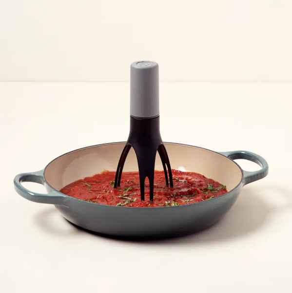 Automatic pan stirrer in sauce pot