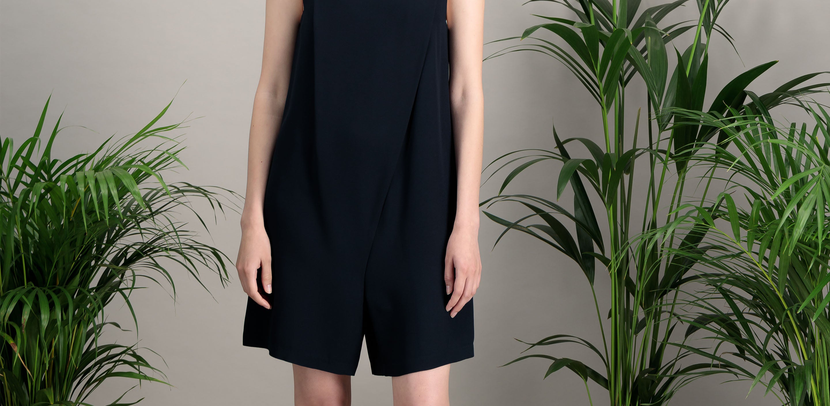 DRIAS short jumpsuit in silk crepe with pockets on each side