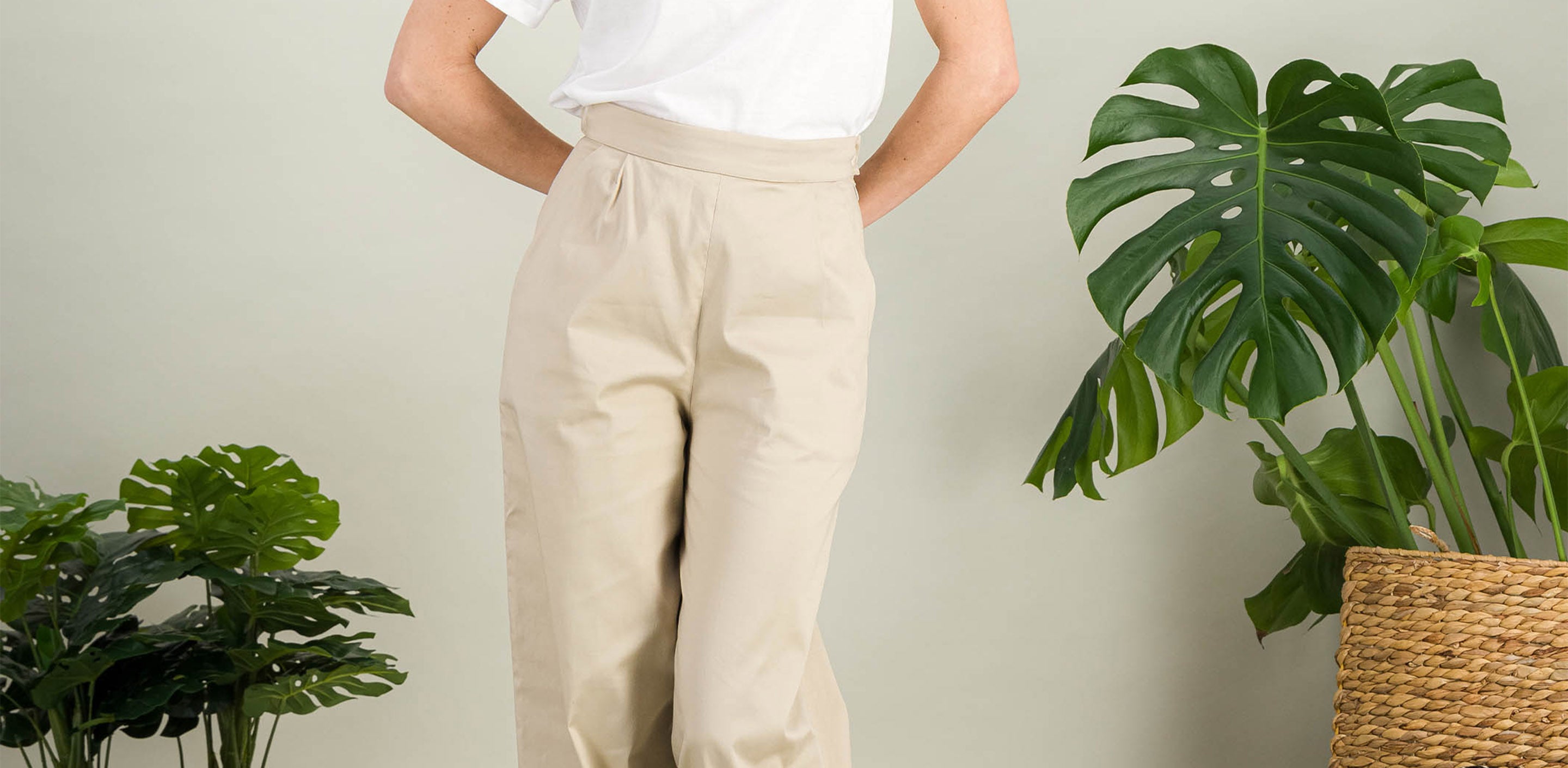 pantalon large en coton stretch taille haute de couleur beige style casual