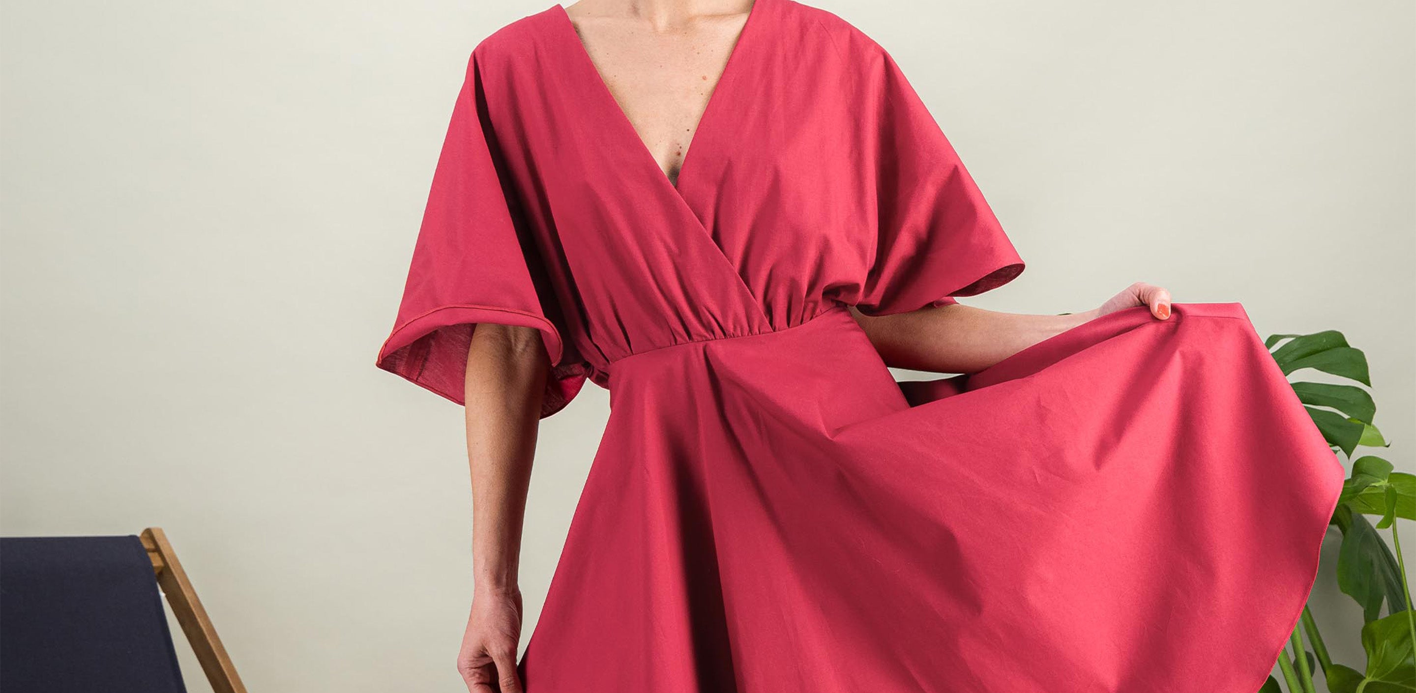 robe rose casual chic en popeline de coton avec des manches évasée papillon ideal pour morphologie en a