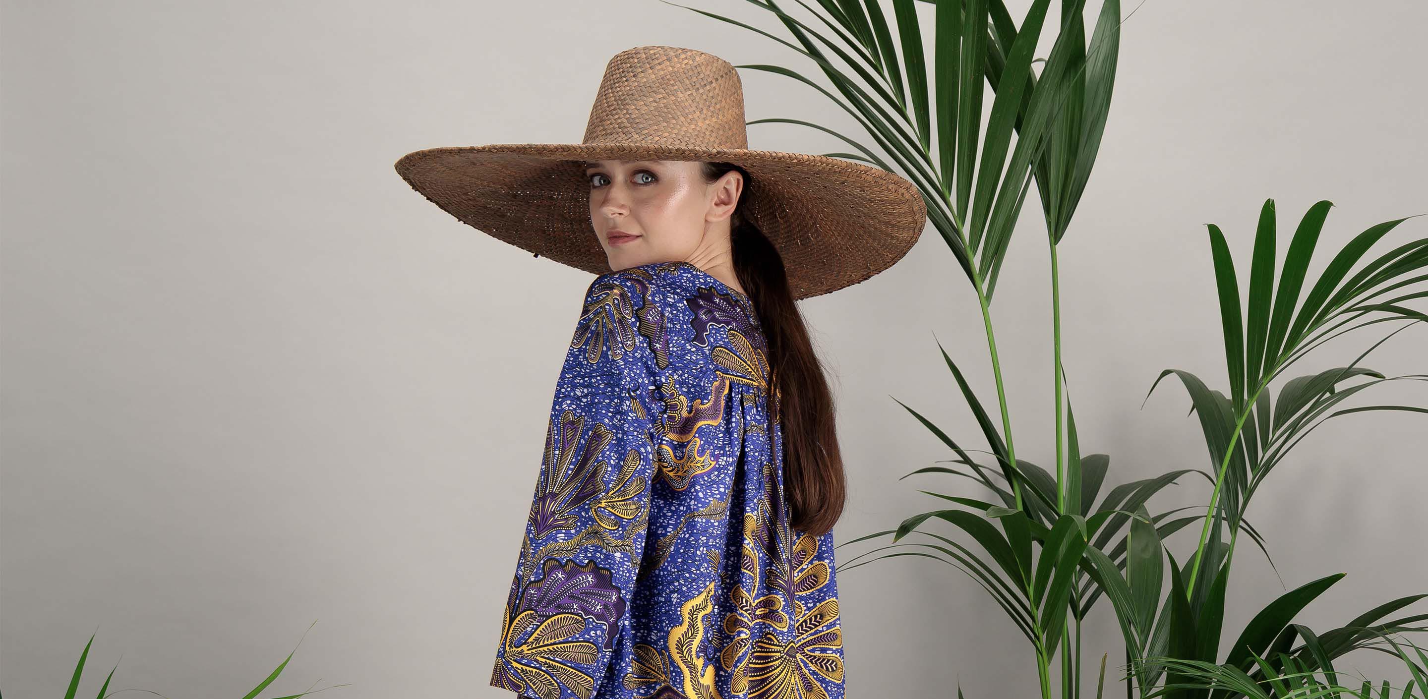 chapeau accessoire robe morphologie pour petite et ronde