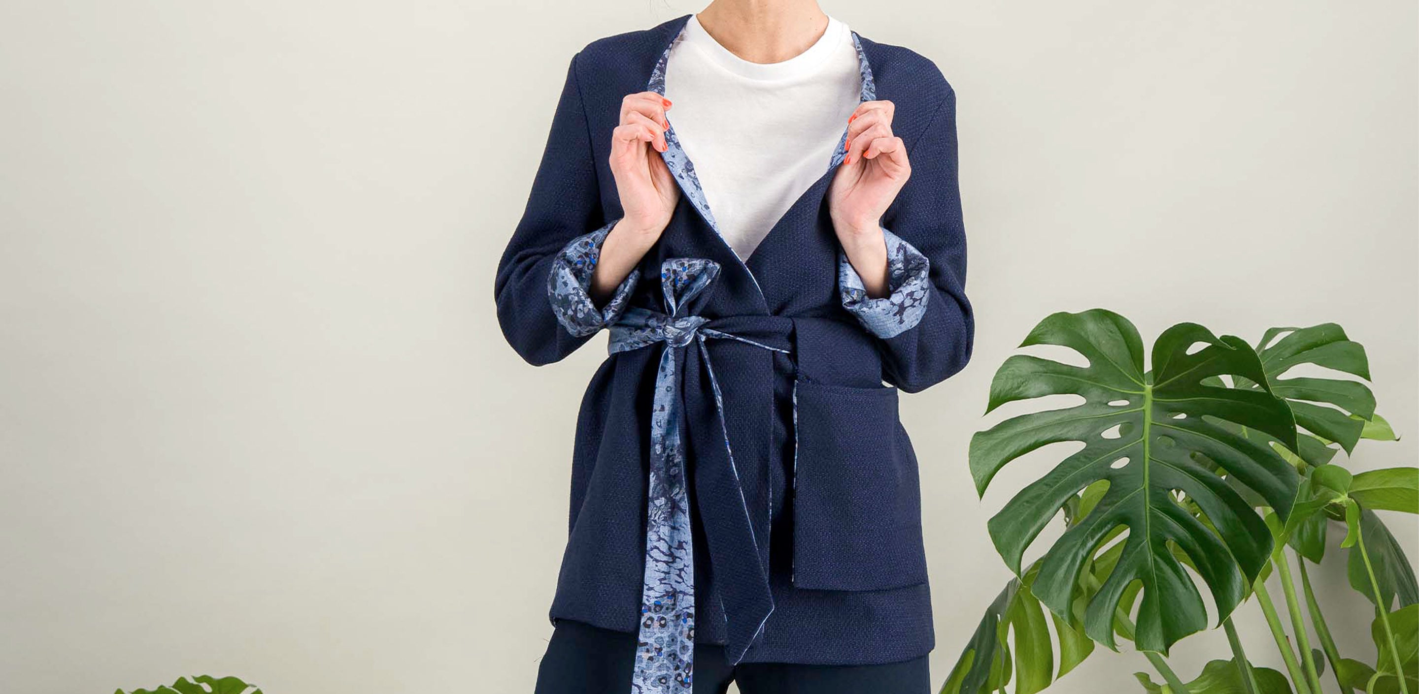 Casa kimono jacket navy blue linen wool reversible ideal for X-shaped body types