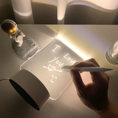 Luminária Interativa com Textos Criativos
