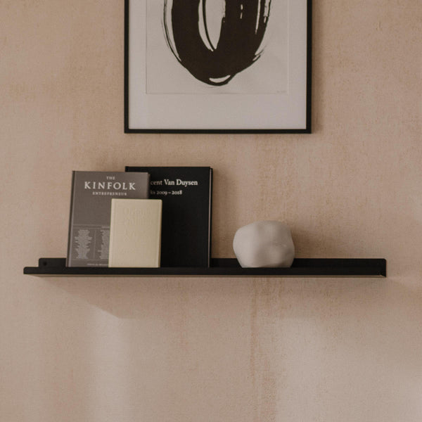 NICE shelf with hooks –