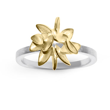 Little leaves ring. 18ct yellow and 9ct white gold.