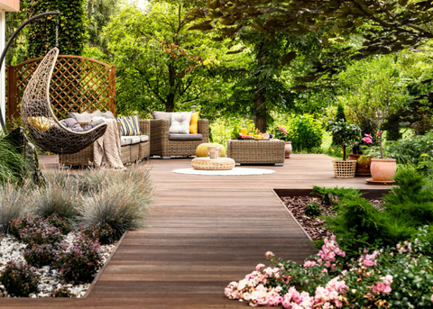 sunny-garden-with-egg-chair