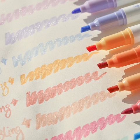 canetinha marca texto com cores bonitas e com glitter