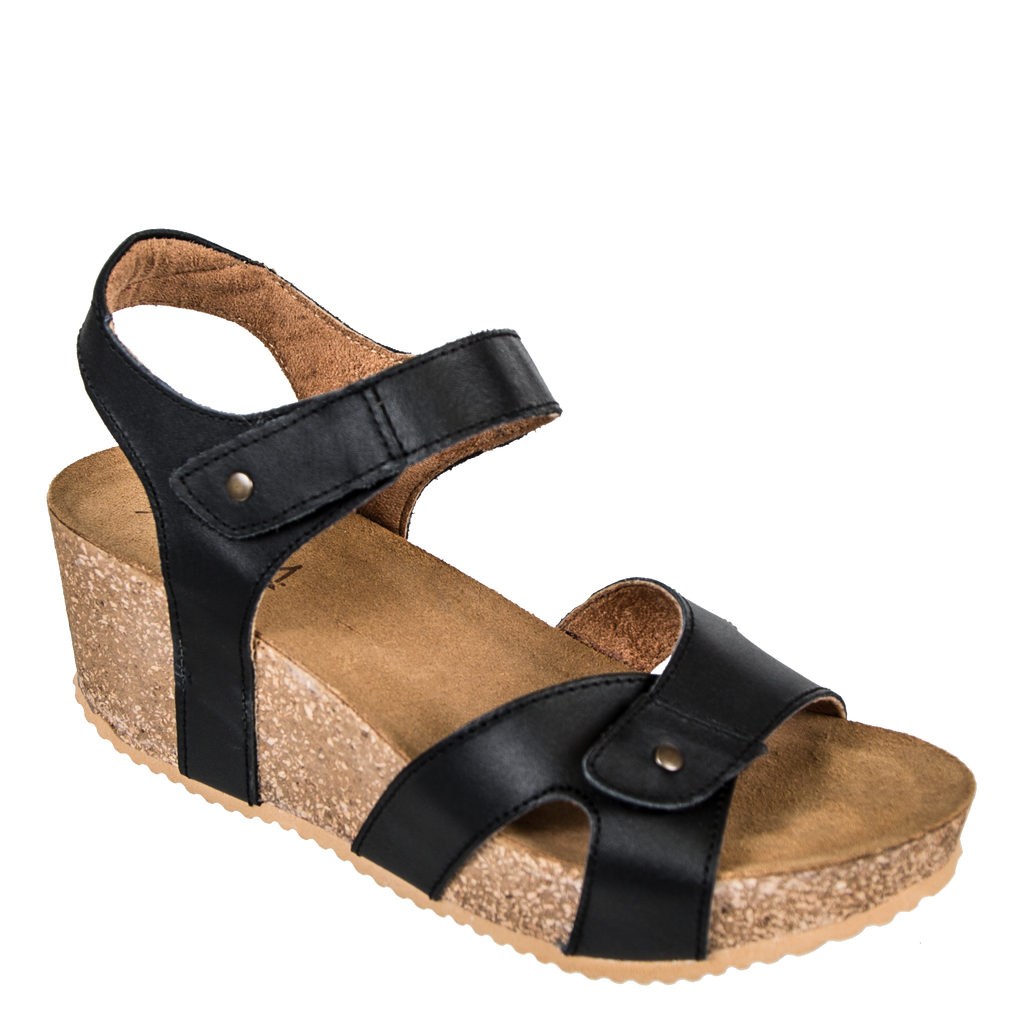 black sandal wedges shoes