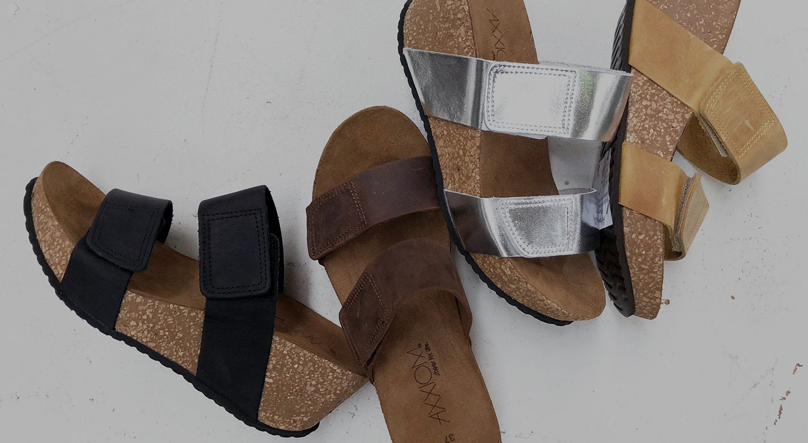 nike benassi slide sandals