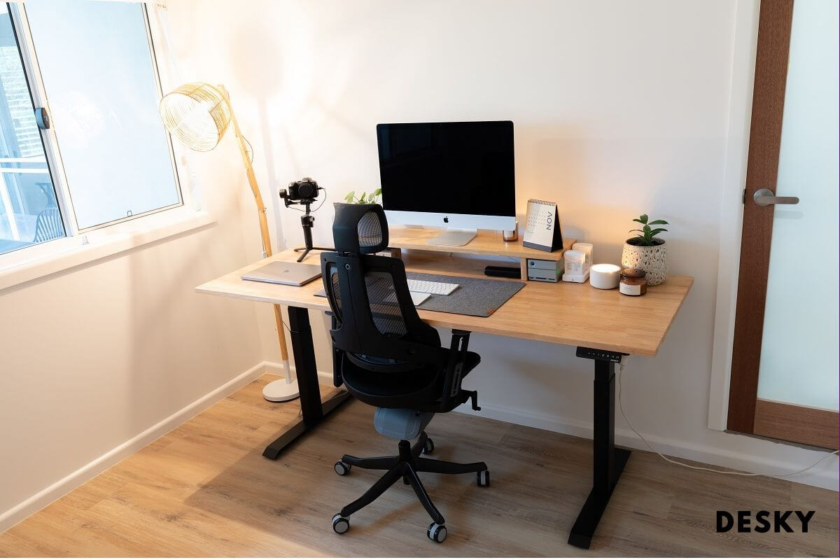 Ideal and ergonomic office desk setup