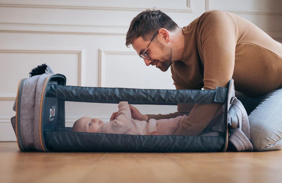 Bizzi Growin Baby Travel Crib Changing Rucsac - Windsor Grey Rucpod ®
