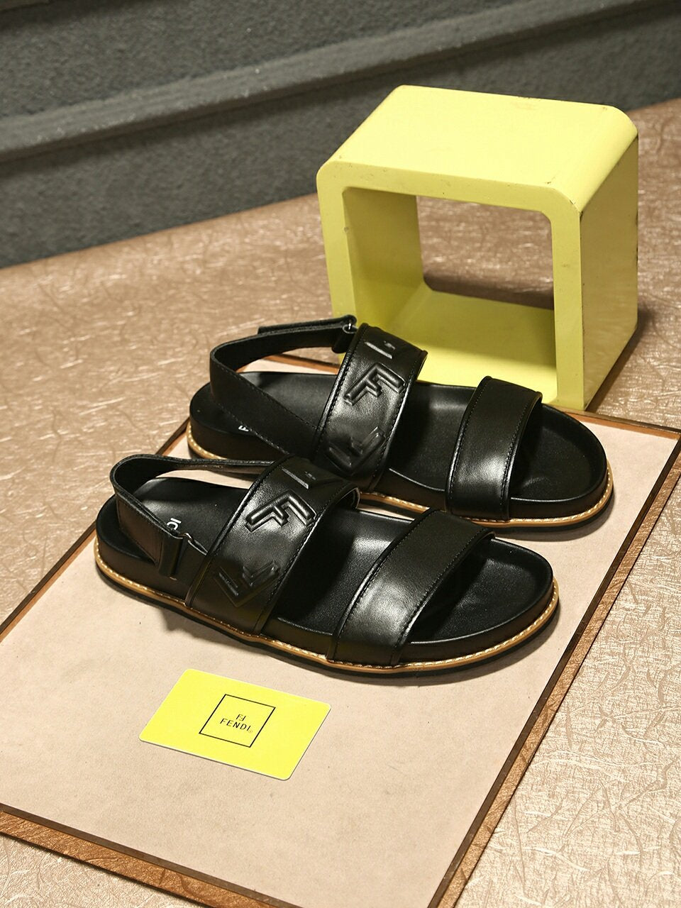 Fendi Popular Summer Flats Men隆庐s Slipper Sandals Shoes 0325 fro