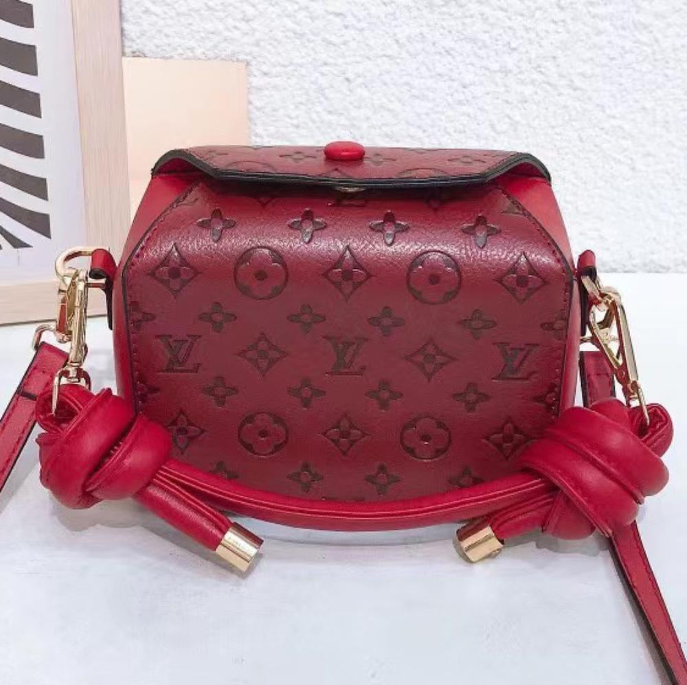 LV Louis vuitton new embossed letters ladies shopping handbag cosmetic