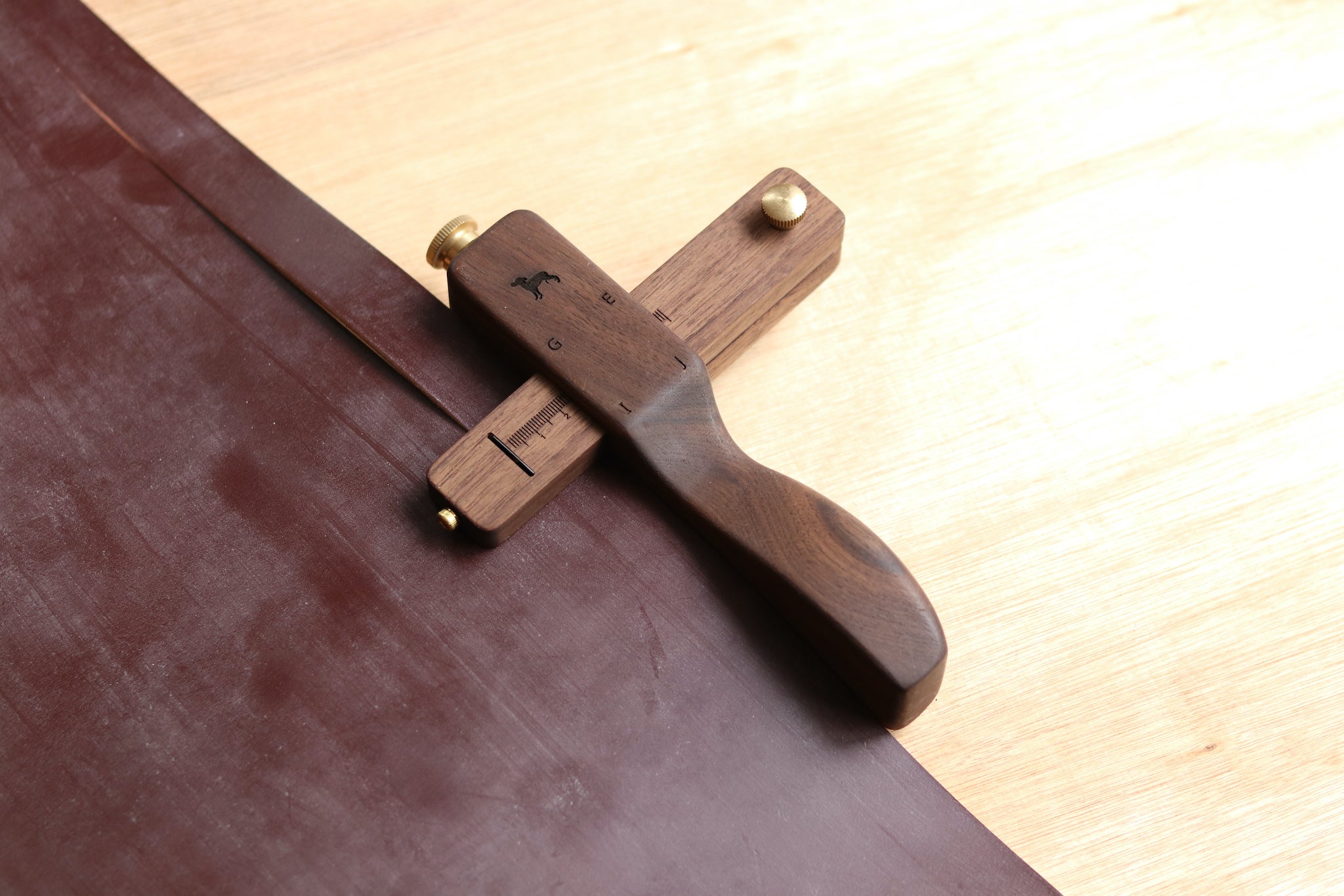 Geji Strap Cutter on Full Grain Vegetable Tanned Bridle Leather