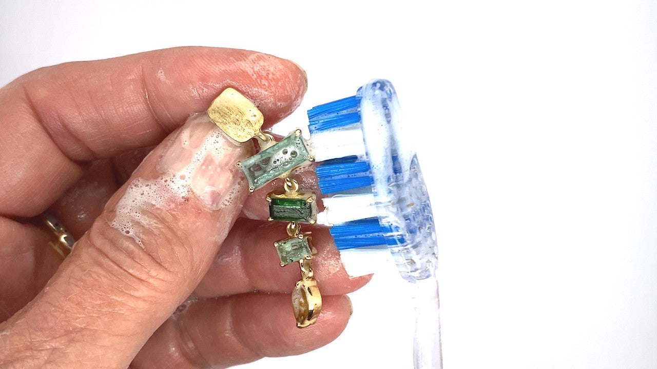 How to Clean Jewelry: 26 Jewelry Cleaning Tips - Q Evon