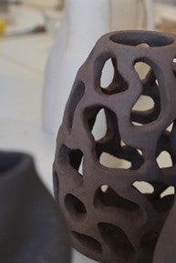 vase naturel en grès noir