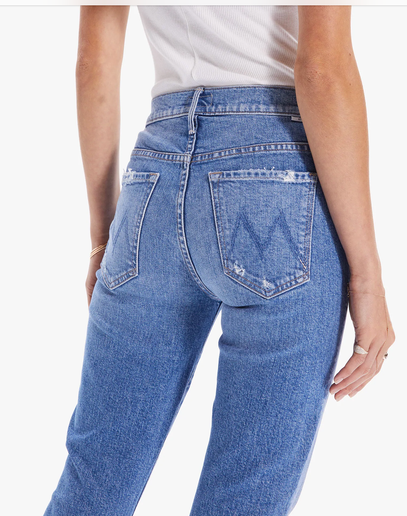 Disponibile nei negozi Indigo, il nuovo jeans di Hevik