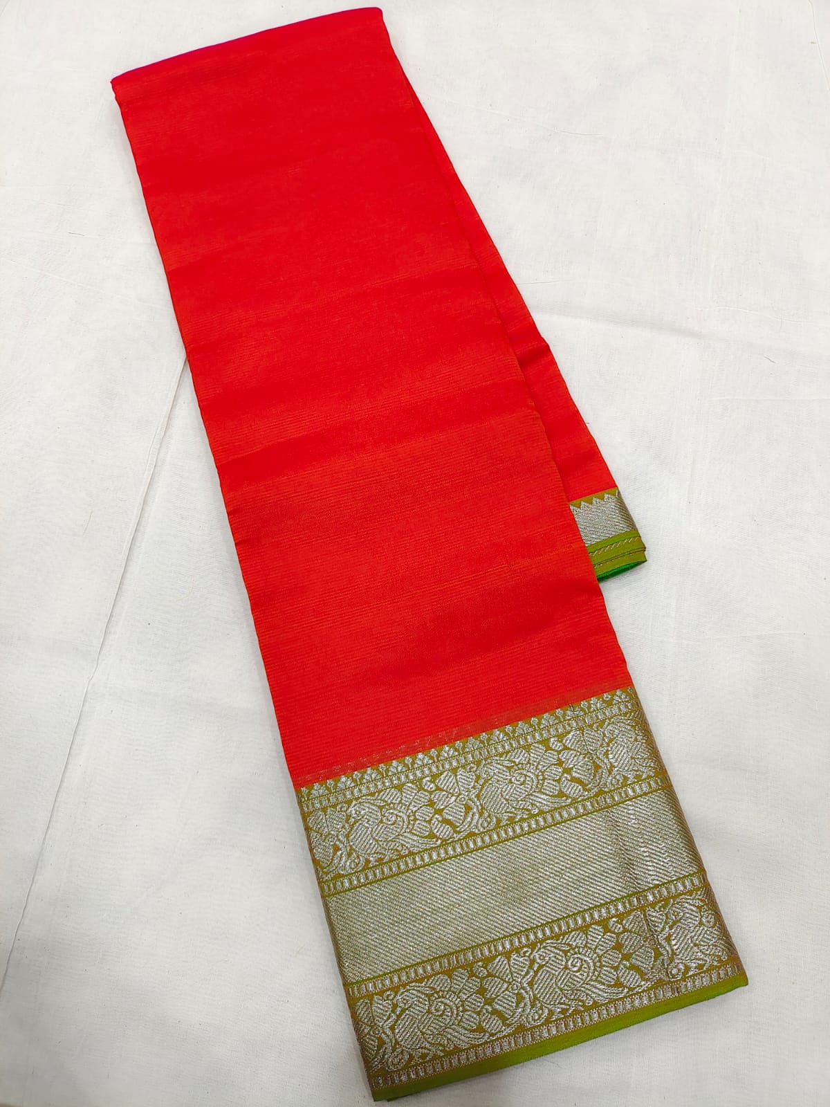 Pure gadwal pattu by pattu saree with silver kanchi border and plain blouse  at Rs 8,200 / Piece in Mumbai