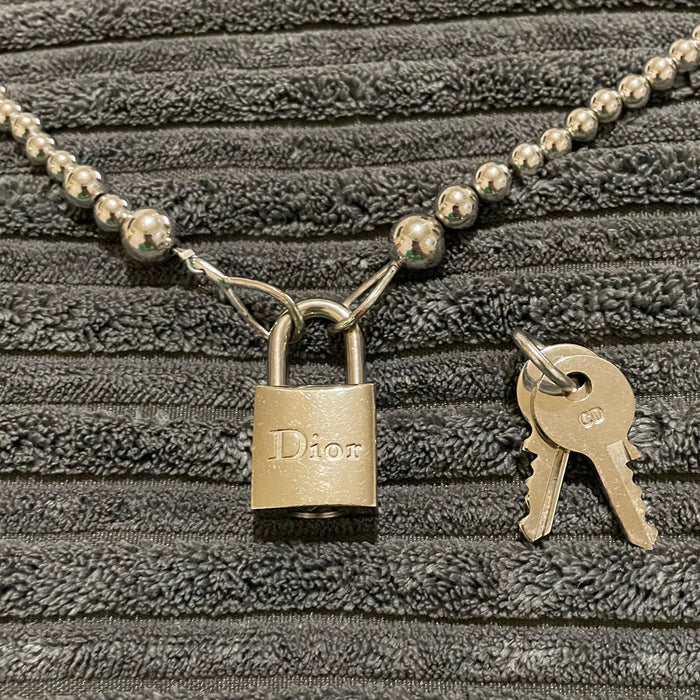 dior chunky lock necklace