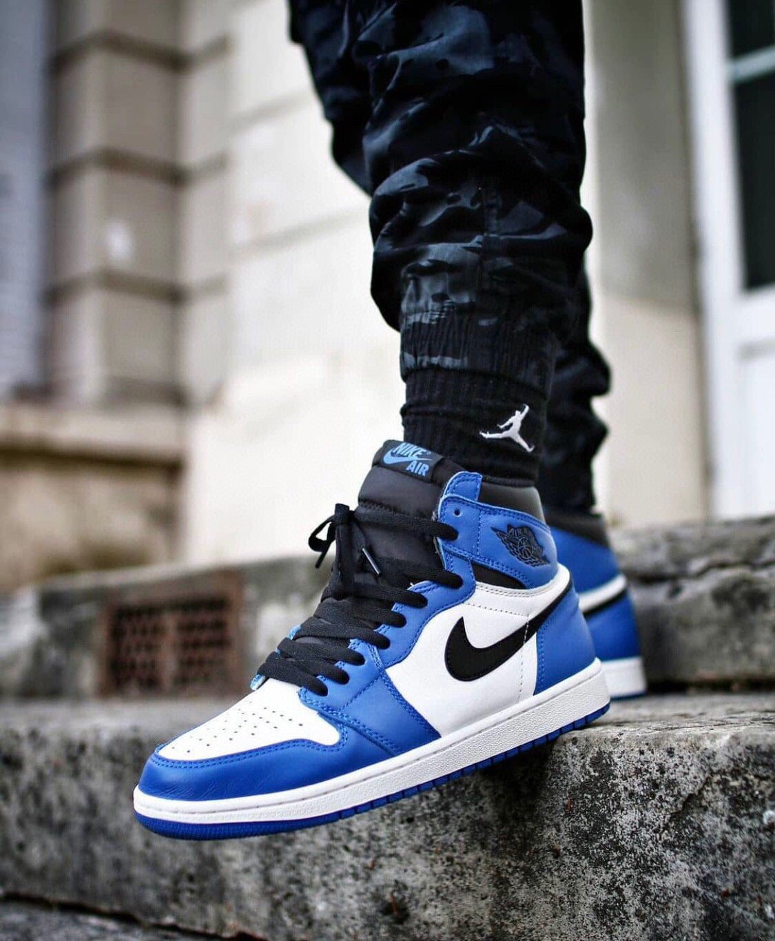 aj1 lightning