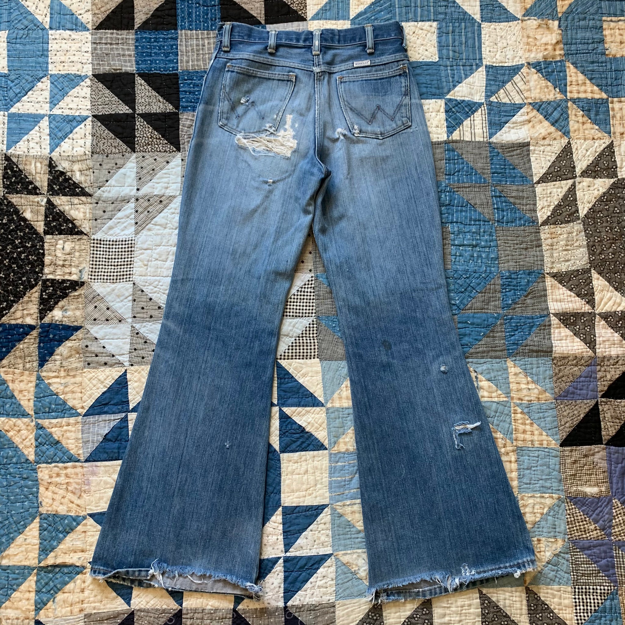 1970's Distressed Wrangler Flared Jeans 28