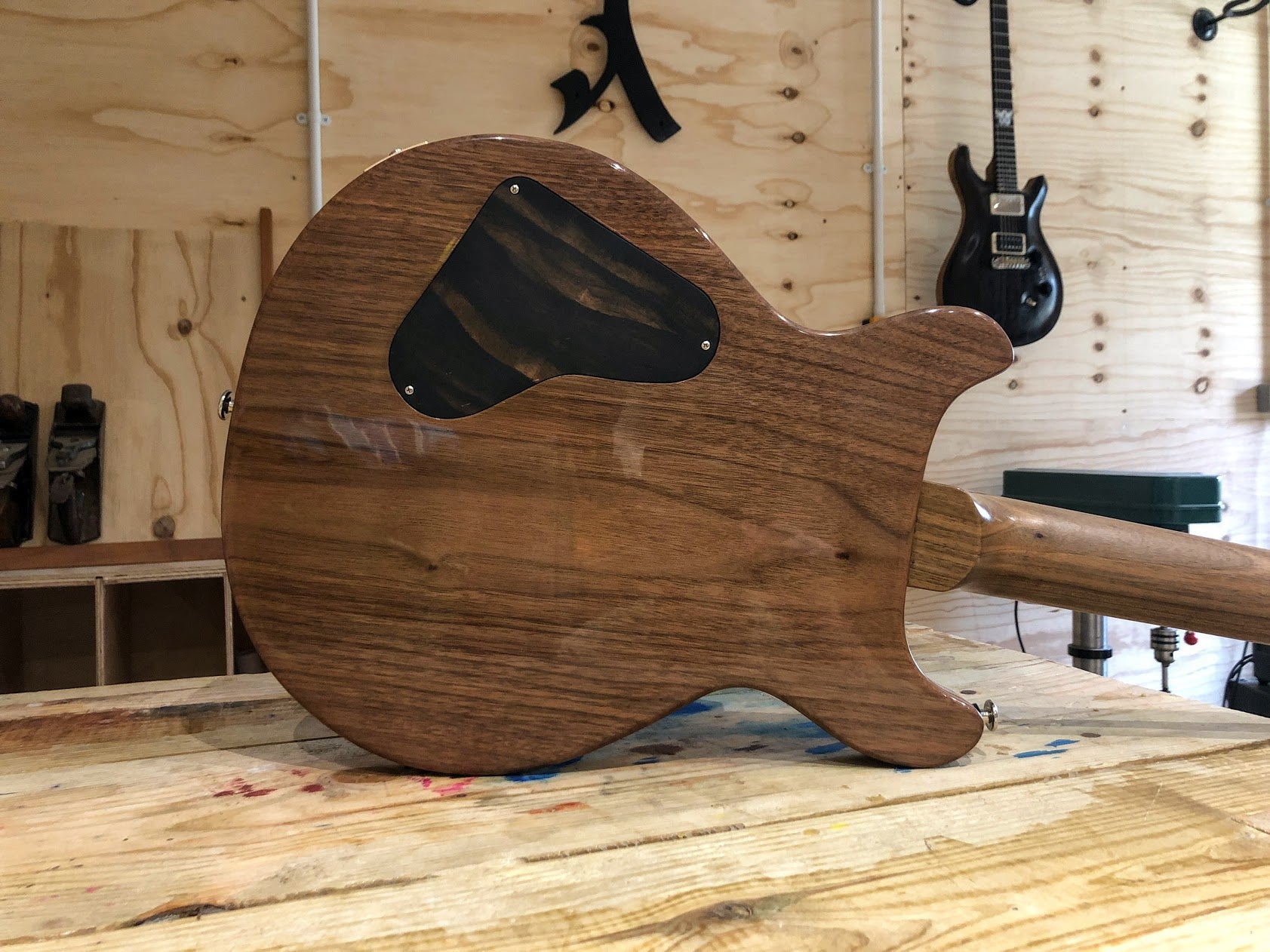 Ash Finlayson – The Great Guitar Build-off