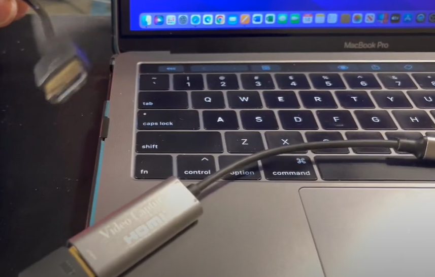 Use Macbook as a monitor with USB video capture card