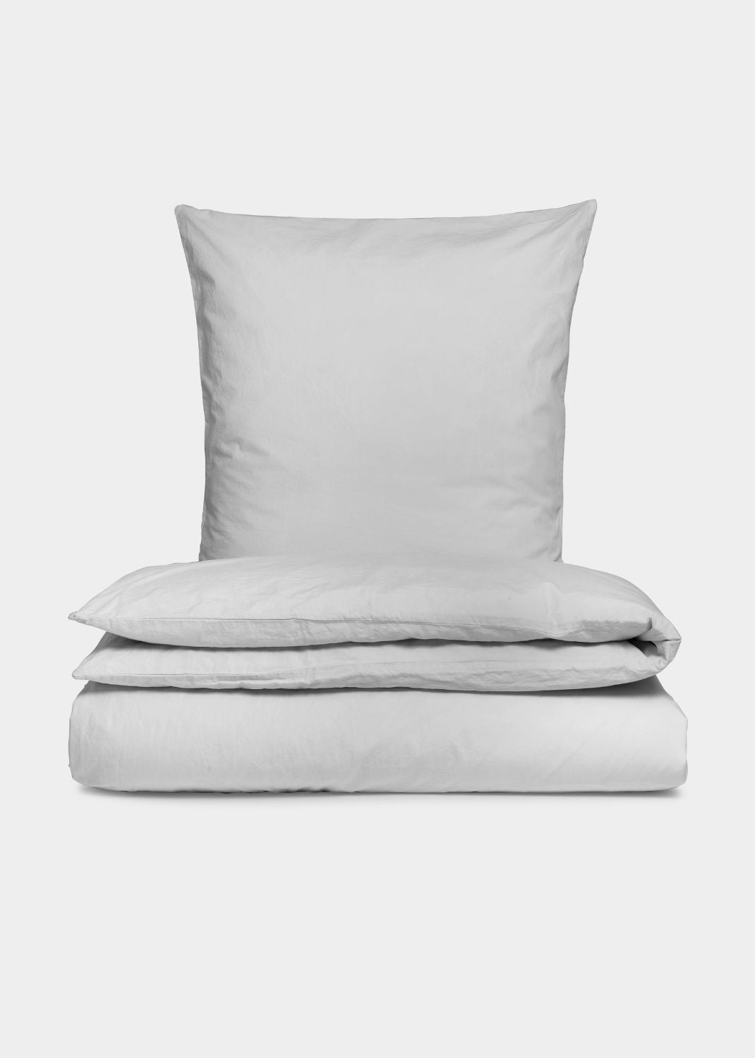 Se Bomuldspercale sengesæt - Lysegrå - 200x220/60x63 hos Sekan Studio - Behageligt sengetøj