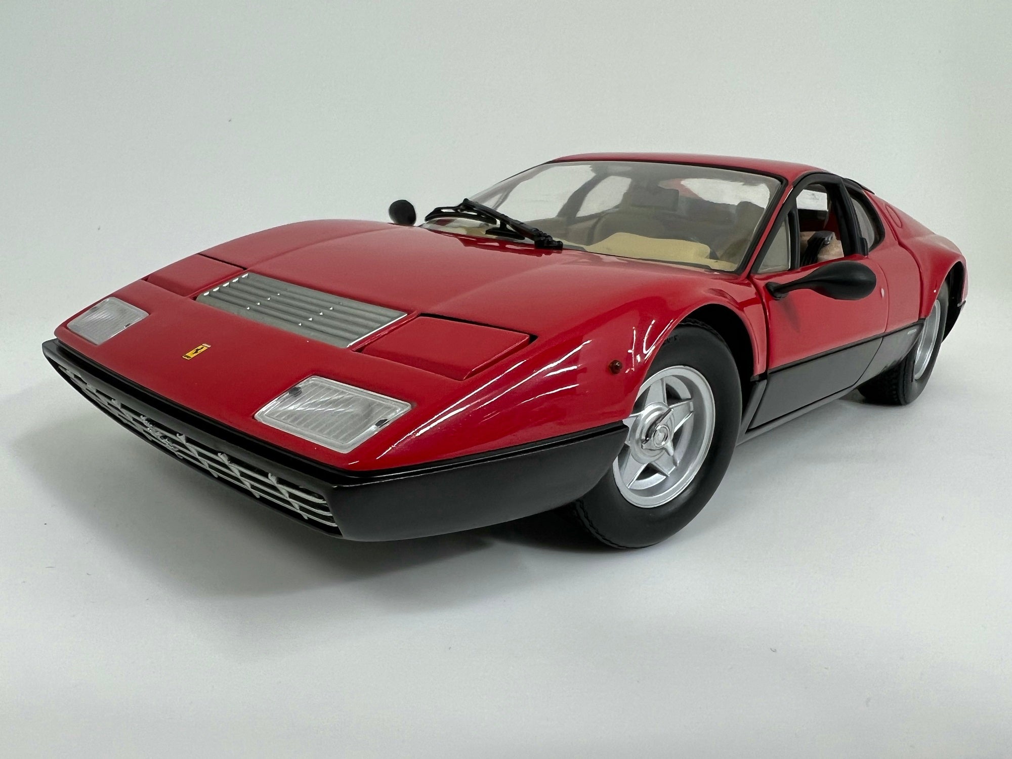 KyoSho 1/18 FERRARI 365GT4 京商 フェラーリ レッド – リサイクル堀り