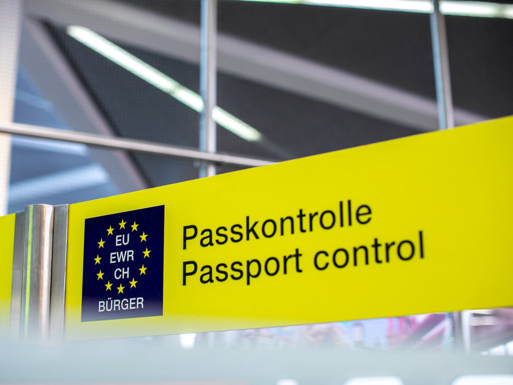 La detección facial se utiliza para agilizar los controles de pasaporte en aeropuertos de todo el mundo.