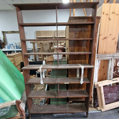 estanteria vieja de madera