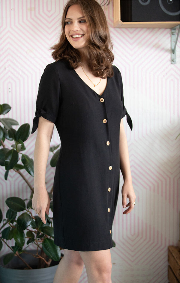 Kleid Saule in schwarz von Avani aus TENCEL™