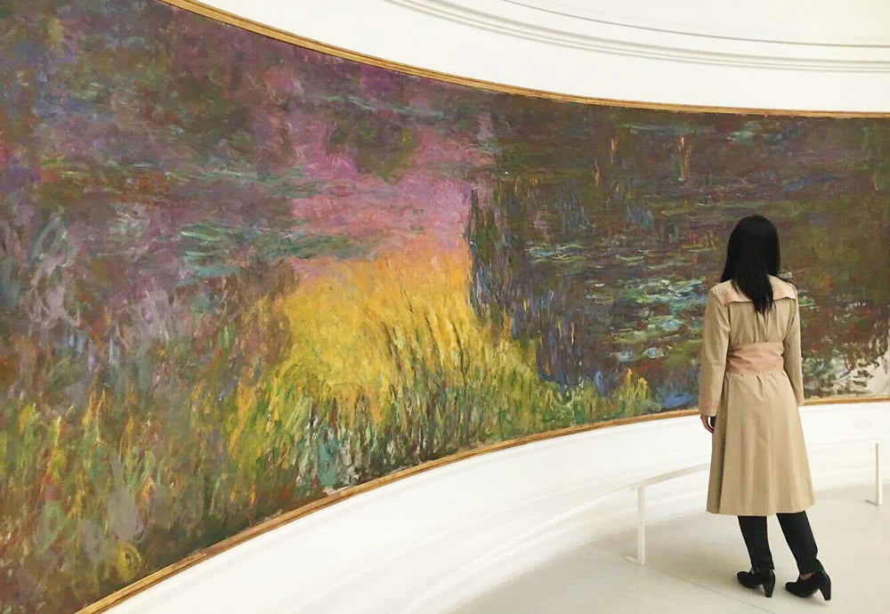 矢島さん パリ滞在中の1枚。美術館にて