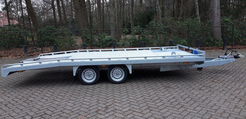 Transporter geremd dubbele as