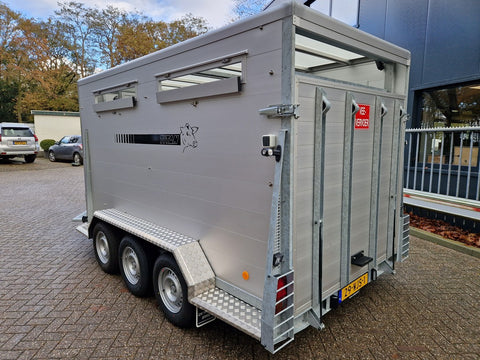 Titan veetrailer drie assen op 3500kg maximum massa