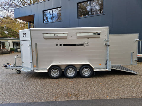 Titan drieasser veewagen 3500kg houtvrij