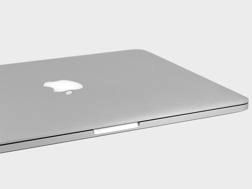 MacBook（上面） - 目立ったキズなし（Bグレード）
