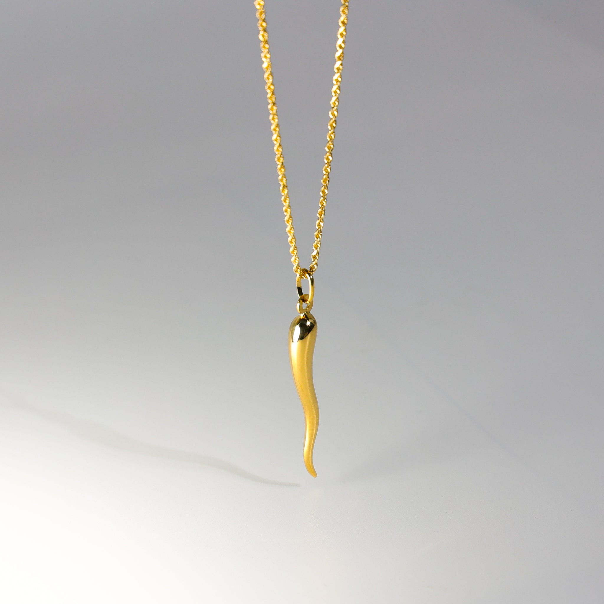 14K Yellow Gold Italian Horn Pendant | Gage Diamonds