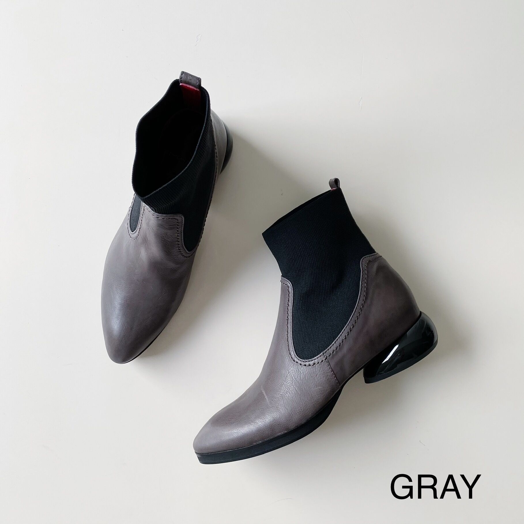 GRAY / 35 (22.5cm)