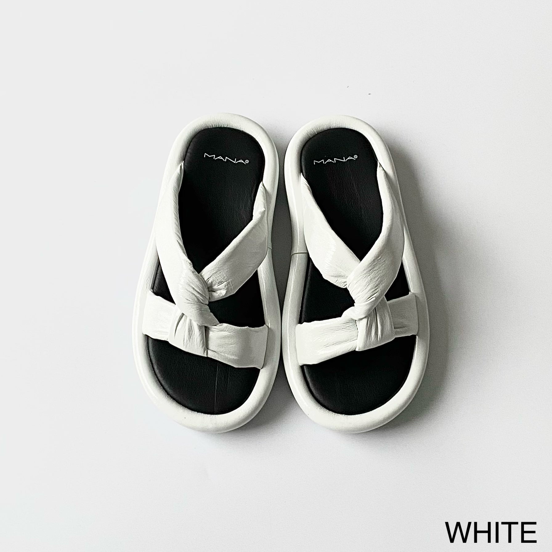 WHITE / 35 (22.5cm)